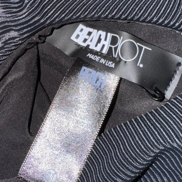 Beach Riot NEW Black Ribbed One Shoulder Cut Out Accent Swimsuit Waist Tie M - Picture 5 of 5